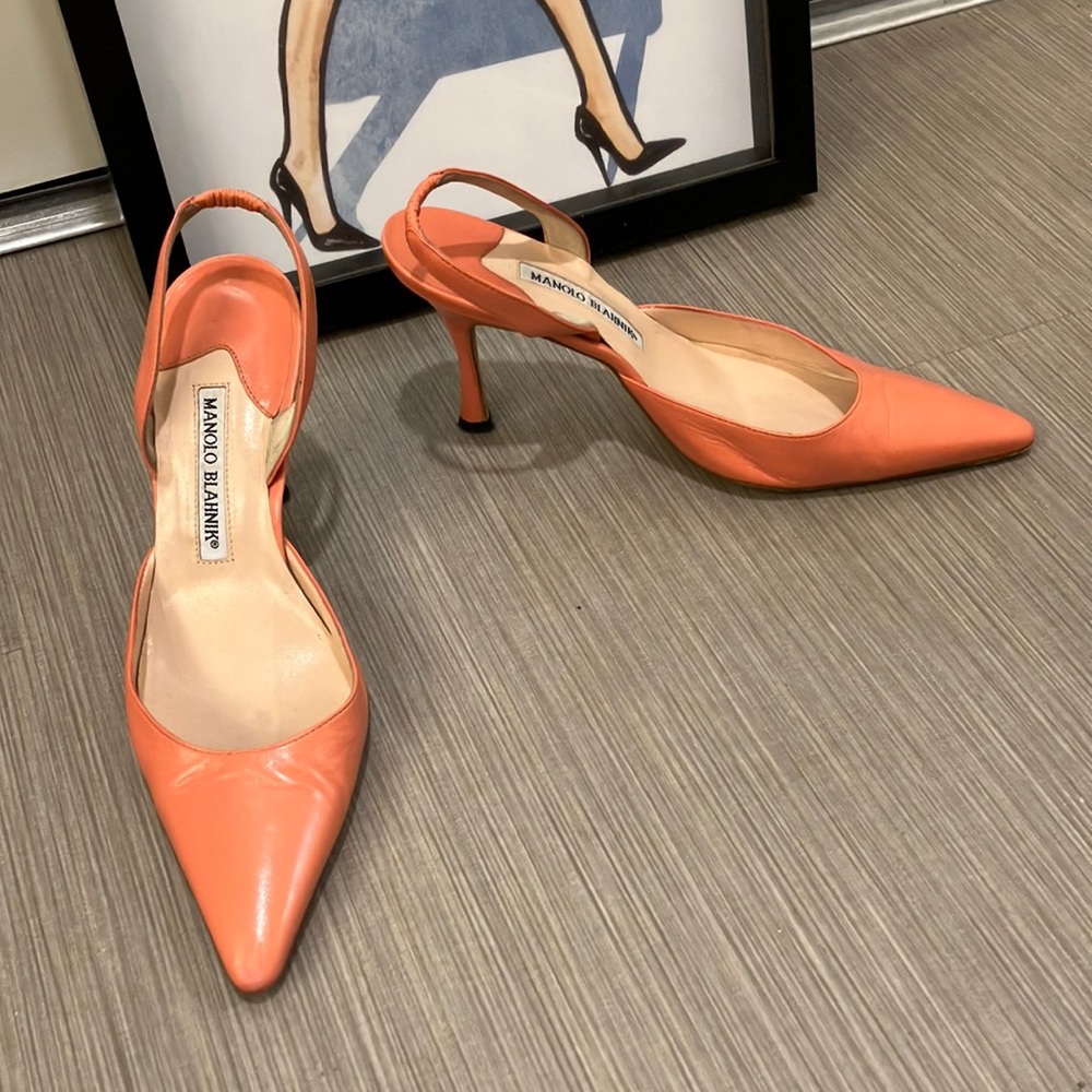 Manolo Blahnik coral slingback heels 37
